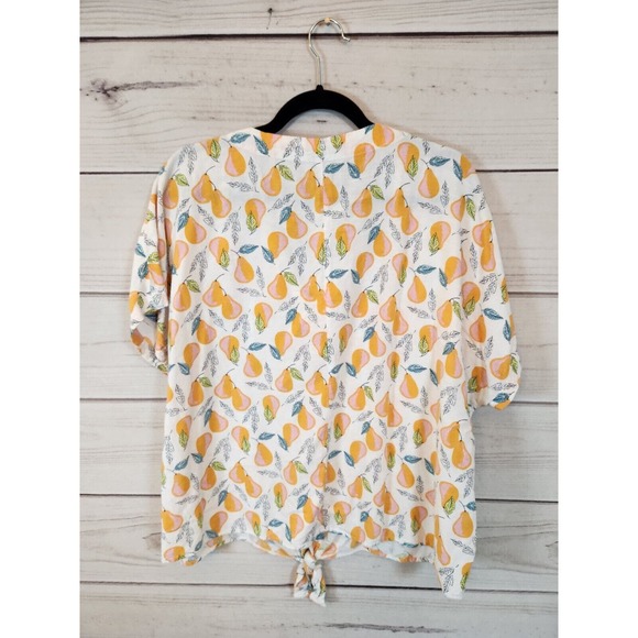 DIP Women's Yellow Pear Blouse Tied Bottom Buttons Tunic Top Size 1X‎ - Picture 2 of 6